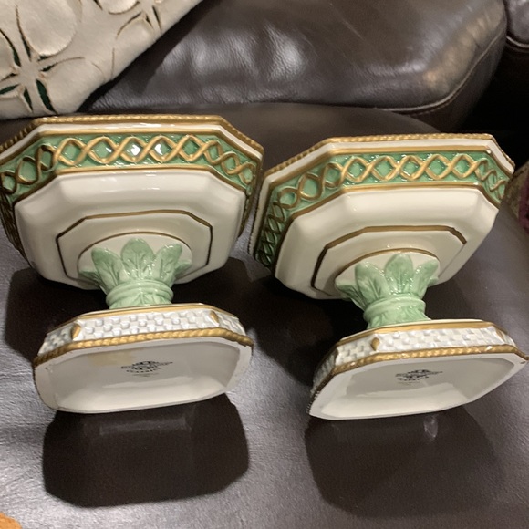 Fitz & Floyd Gregorian Six inch Pedestal bowls - Picture 2 of 4